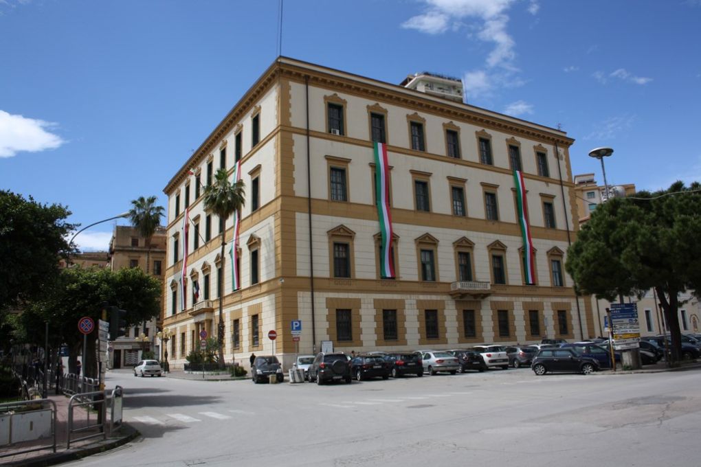 palazzo_provincia_tricolore__Copia_